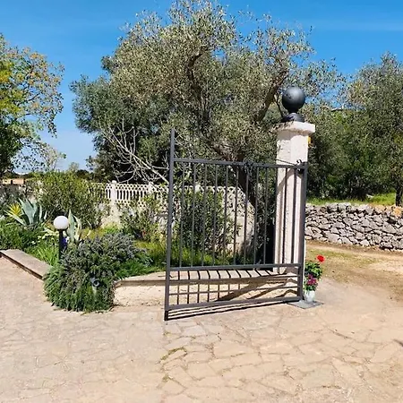 Bona Dea Villa